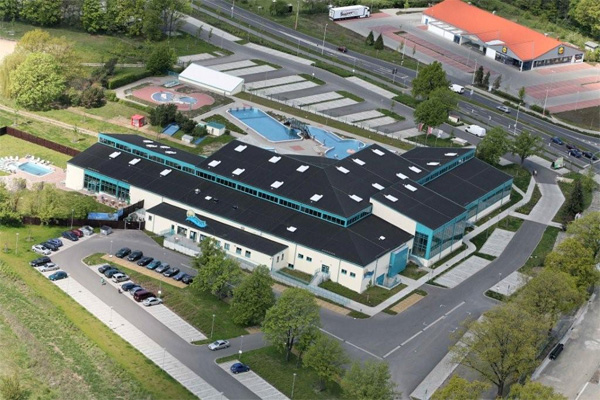 Luftbild des neuen Bäderzentrums in Cottbus